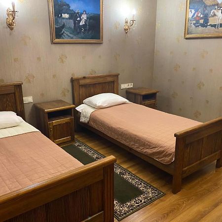 Hotel Fortetsya Hetmana Hatne Bagian luar foto