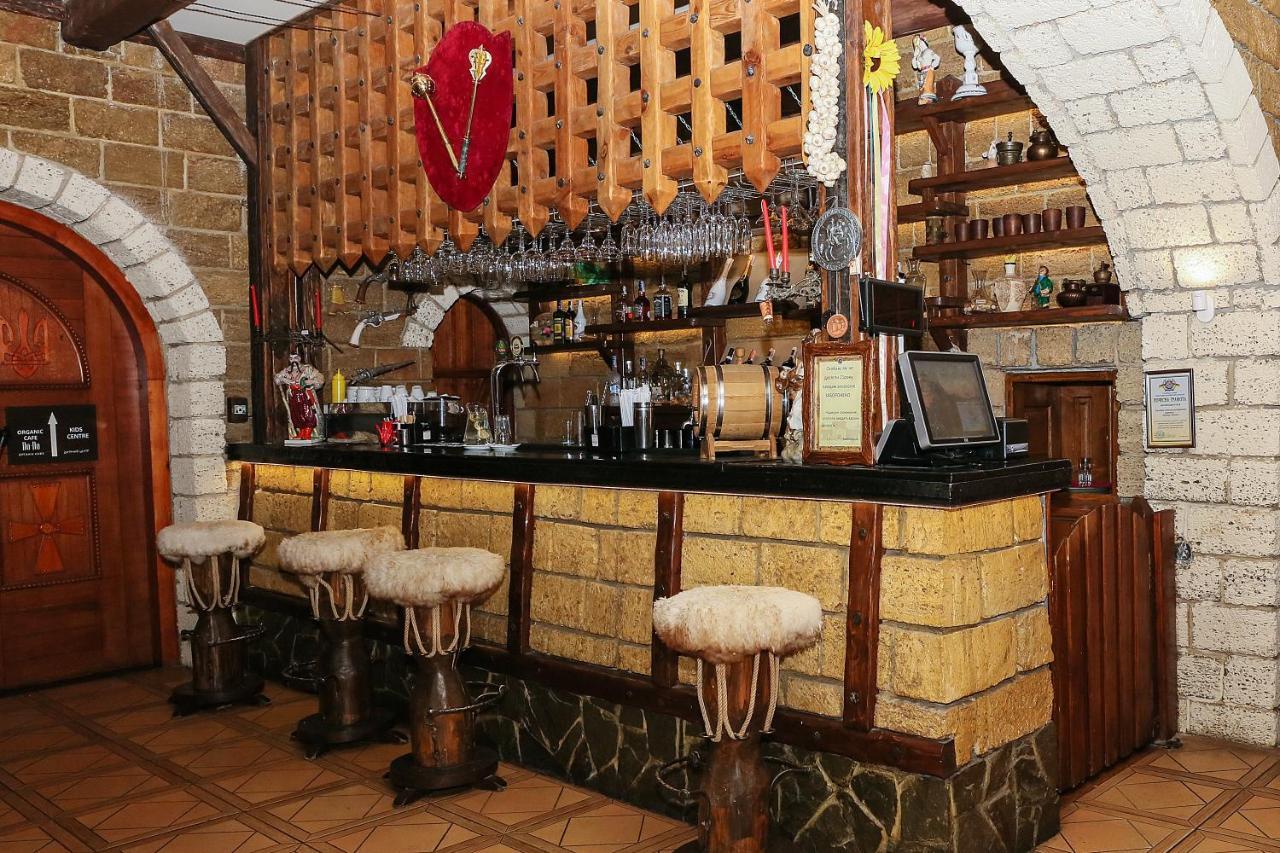 Hotel Fortetsya Hetmana Hatne Bagian luar foto