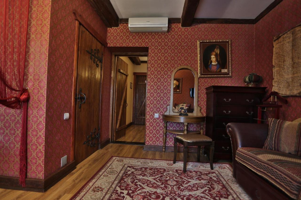 Hotel Fortetsya Hetmana Hatne Bagian luar foto